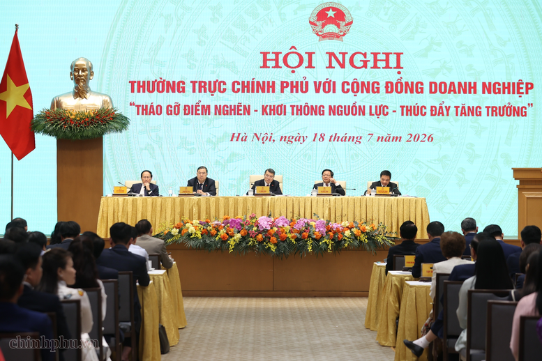 THỦ TƯỚNG: KIẾN NGHỊ CỦA DOANH NGHIỆP PHẢI ĐƯỢC XỬ LÝ ĐẾN CÙNG VÀ TẤT CẢ CÂU TRẢ LỜI PHẢI ĐƯỢC CÔNG KHAI